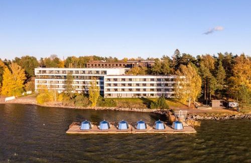 Lantinen District Hotel | Hilton Helsinki Kalastajatorppa
