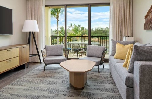 Kihei Resort | Hilton Maui Bay Villas – 2 BR Plus Suite, Sleeps 6, Full kitchen, 2 bathrooms