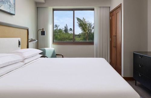 Kihei Resort | Hilton Maui Bay Villas – 2 BR Plus Suite, Sleeps 6, Full kitchen, 2 bathrooms