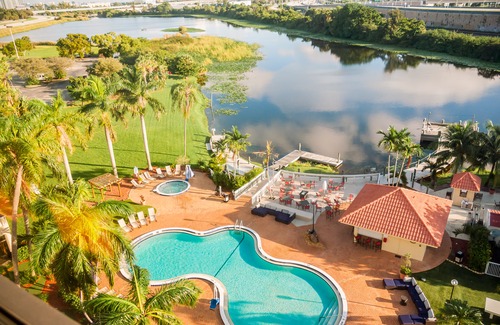 West Palm Beach Hotel | Hilton Palm Beach Airport