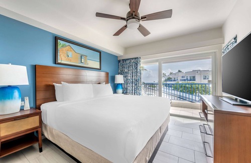Pelican Key Resort | Hilton Vacation Club Flamingo Beach St. Maarten