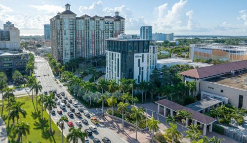 Downtown West Palm Beach Hotel | Hilton West Palm Beach