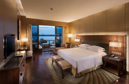 Hongshan Hotel | Hilton Wuhan Optics Valley