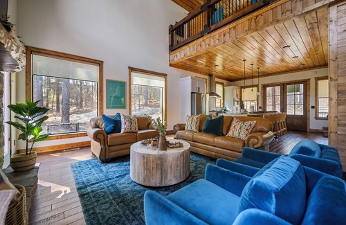Broken Bow Cabin | Himalayan Cabana in Hochatown/Broken Bow, OK