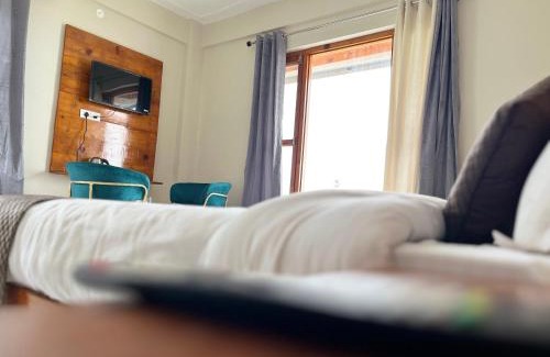 Tehri Hotel | Himalayan Hill Top Resort