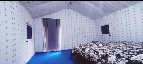 Tehri Range Resort | Himalayan Holidays Camp & Resort near Surkanda Devi