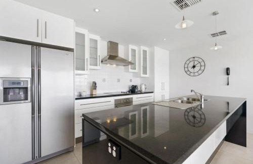 Nangkita House | Hindmarsh Island - Linen Included - Waterfront - Luxury