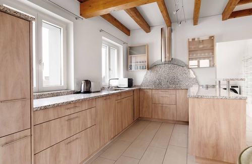 Oerlikon Apartment | Hip Oerlikon 2.5 Room w/Storage, 2 mins to local market, by Blueground