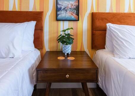 Trenton Hotel | Hippie Room At The Groovy Nomad Motel