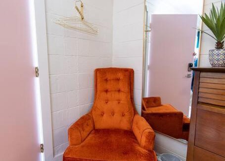 Trenton Hotel | Hippie Room At The Groovy Nomad Motel