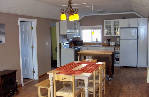 Long Beach Cabin | Historic 1920s Cabin Downtown: across street from Ocean one block from main