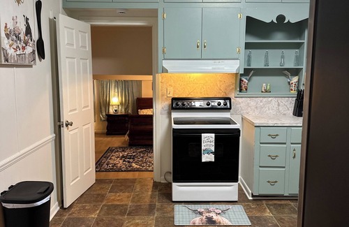 Brookhaven House | Historic 3-bedroom house with AC in charming Brookhaven