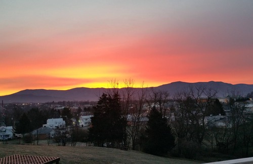 Luray House | Historic 6 BR 6.5 BA home with Stunning Views