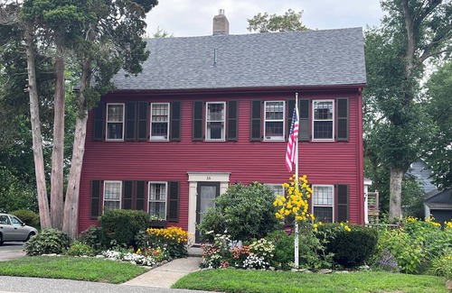 Bristol Apartment | Historic Apartment in Bristol R.I.