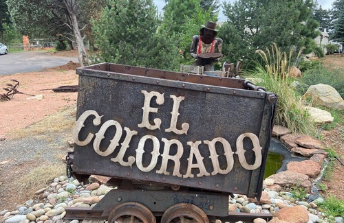 Manitou Springs Cabin | historic cabins in the heart of Manitou Springs, 1 room 1 bed.