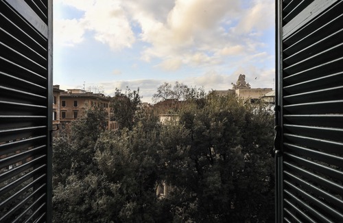 Esquilino Apartment | Historic Center - Luxury Holiday Home - Termini Station - Colosseum - 6 pax -120 m