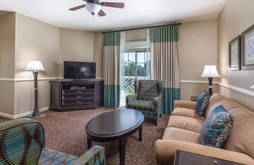 Williamsburg Resort | Historic Charm Meets Modern Comfort at Wyndham Governor's Green Resort -2 Bd Dlx