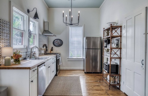 Brenham House | Historic Charm Meets Cozy Comfort in Downtown Brenham