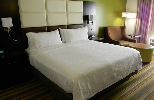 Madison Hotel | Historic Charm! Spacious Unit Near Attractions, Breakfast