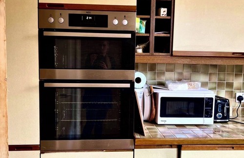 Oxford House | Historic city centre, large rooms, sleeps 10, free parking. Fast wifi.