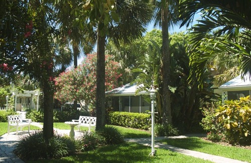 Pompano Beach House | Historic cottage complex 2 blks to bch, sm dog OK
