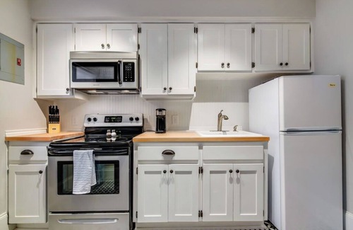 Marble Falls House | Historic Downtown Marble Falls- 2 Suite Combo Travis/MrblFlls