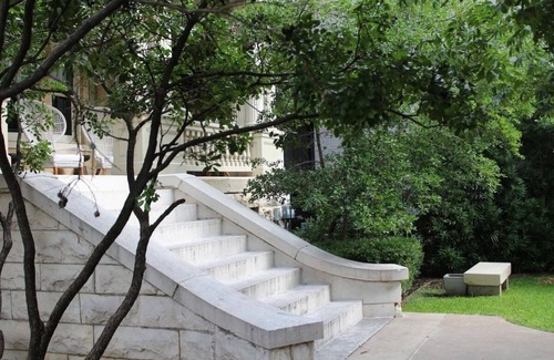 West Campus House | Historic Elegance Meets Modern Comfort – Enjoy On-Site Dining & Bar