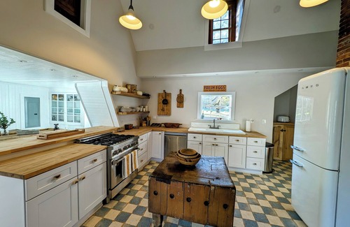 Croom Other | Historic Farmhouse 30 minutes to DC/Annapolis. 4BR Large and Inviting, Zipline