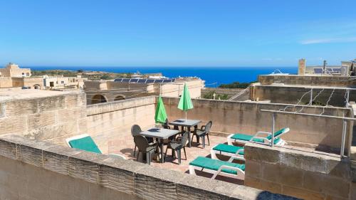 Nadur House | Historic Farmhouse close to San Blass Beach with Courtyard, Kitchen Terrace and Rooftop Pool