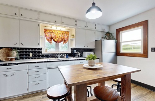 Darlington House | Historic farmhouse with WiFi, dog-friendly, close to rec trails