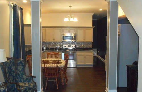 Saint Thomas Development Bed & Breakfast | Historic Garden District 2-Story Home-Large group approved