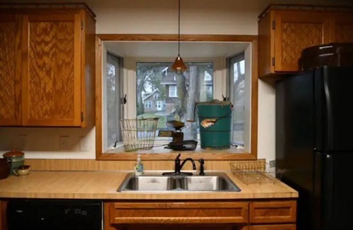 Bismarck House | Historic home in Cathederal district 2 min from downtown