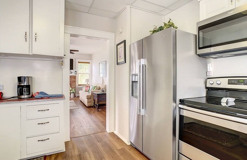 Venice House | Historic Home Next to the Island w/Private Hot Tub and Pet Friendly