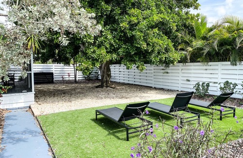 Sarasota House | Historic Home with Hot Tub, Steps from Lido Beach - Ringling Cottage