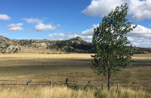 Roundup Cabin | Historic - Modern - Artist Cabin on remote private ranch