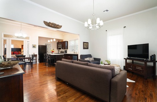 Tobin Hill House | Historic Pearl Brewery home with Pool and Hot Tub