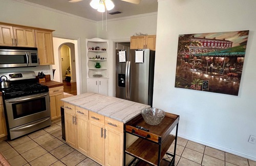 Caddo Heights-South Highlands House | Historic S. Highlands Charming Cottage by Betty Virginia Park!