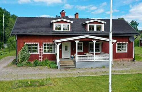 Vetlanda House | Historic School In Scenic Småland