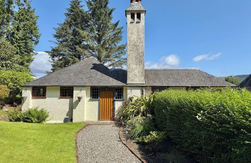Rosneath House | Historic Scottish Loch Side Home of a Royal Princess - 20 Miles From Loch Lomond