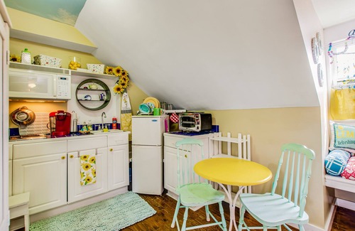 Beach Institute Apartment | Historic studio with kitchenette & easy parking - near dining & walk to downtown