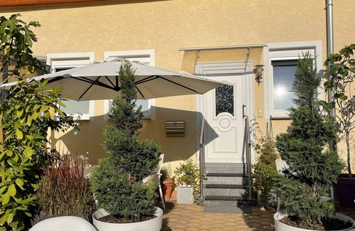 Ginsheim-Gustavsburg House | Historic vacation home on the Main, 110 sqm, large terrace, modern and renovated