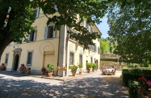 Serravalle Pistoiese Villa | Historic villa with pool for exclusive use