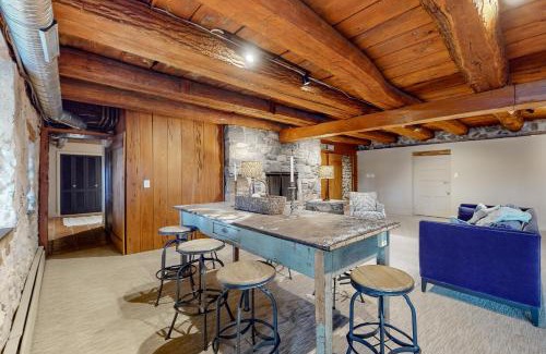 Mays Chapel House | Historic White Manor