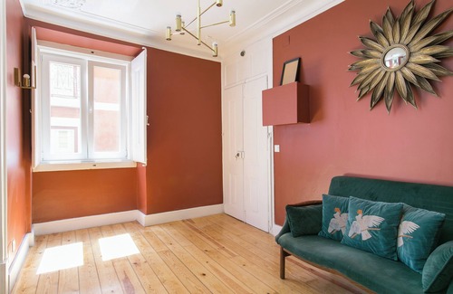 Santos Apartment | Historical Center, Large 2 Bedroom Apartment, Bright & Stylish,hip Madragoa Area
