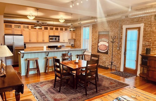Livingston House | Historical Charm with Modern Comforts