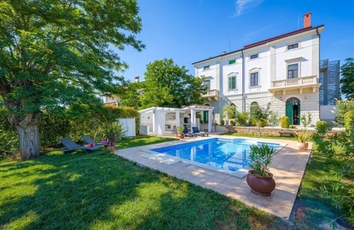 Novigrad Villa | Historical Villa Vigneri with pool and large garden