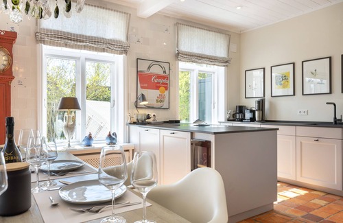 Tinnum House | Historisches Reetdachhaus mit ca. 185 m² Nutzfläche im Erd- und Obergeschoss