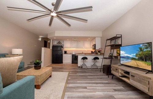 Honokowai Condo | HM A207 Spacious OceanFront 1BD w Ocean View