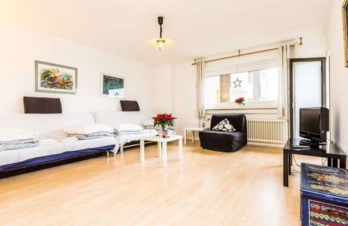 Kalk Apartment | HÖ01 large apartment with dryer and washing machine