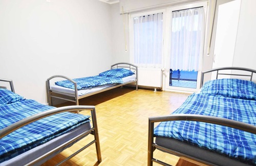 Porz Apartment | HÖ01 large apartment with dryer and washing machine